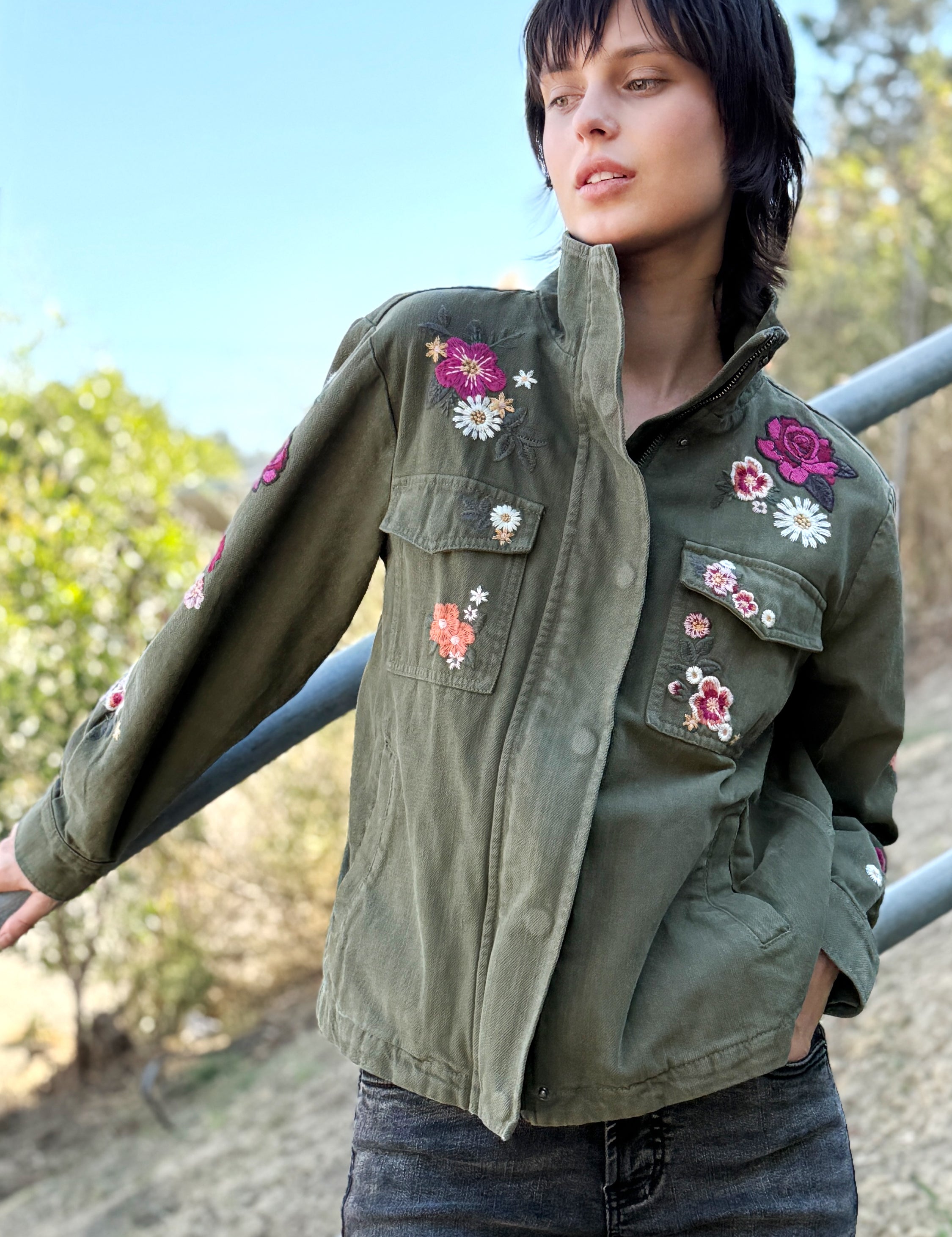 ジャケット・アウター AMERI MEDI VINTAGE FLOWER EMBROIDERY ジャケット・アウター AMERI MEDI VINTAGE FLOWER EMBROIDERY Ameri