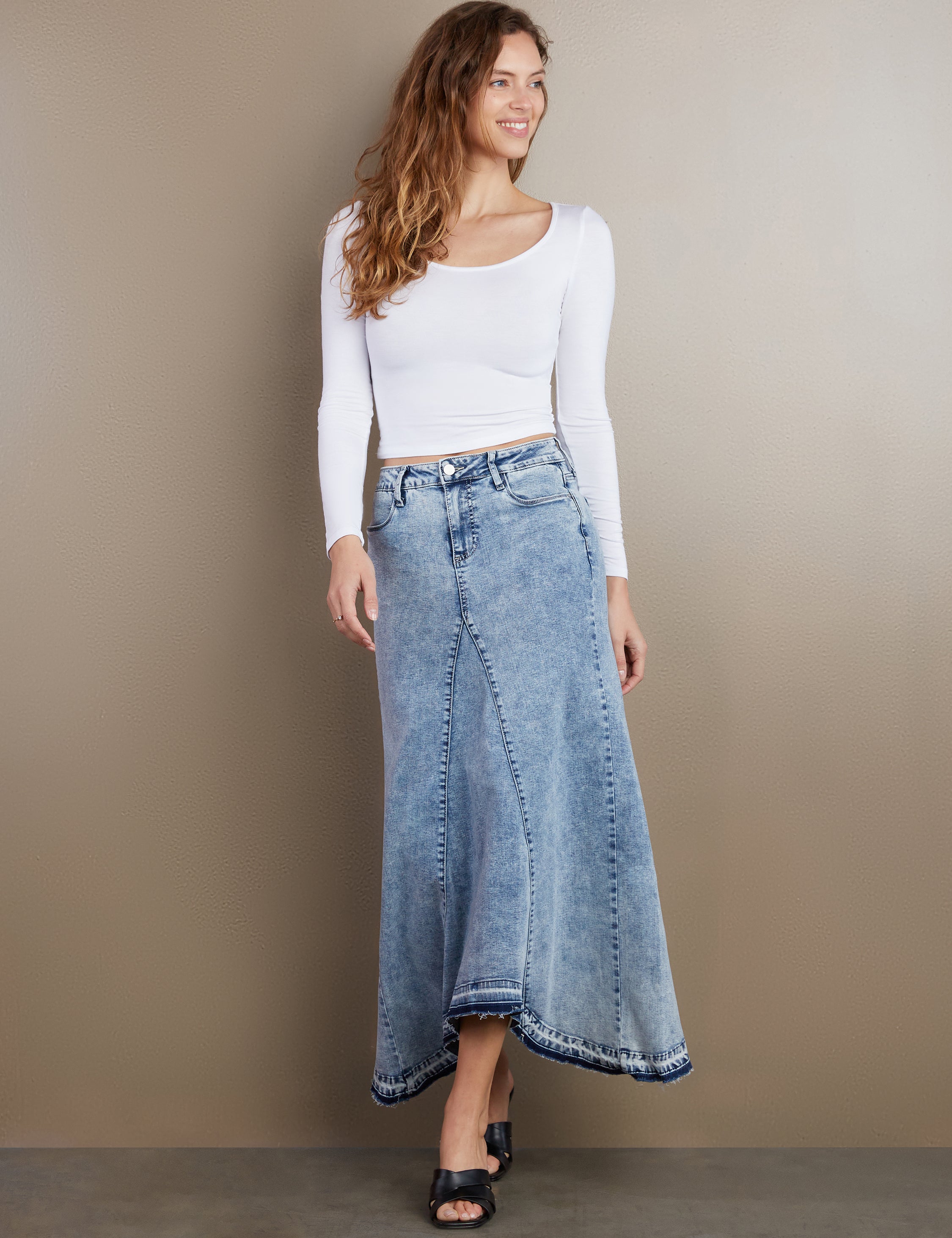【2024SS／美品✨】HYKE WASH DENIM MIDI SKIRT 2024SS／美品✨】HYKE WASH DENIM MIDI SKIRT